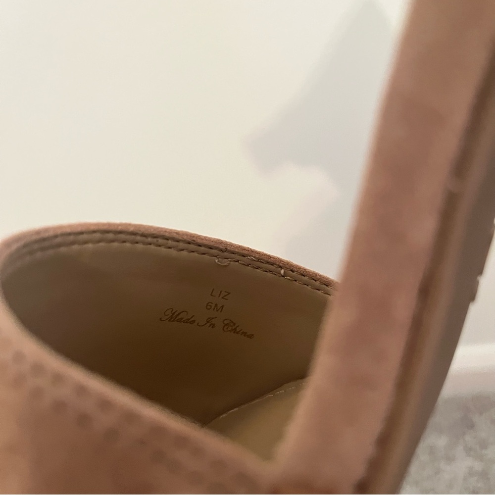 NYDJ Liz suede block heel sandals 6 nude tan - Picture 4 of 7